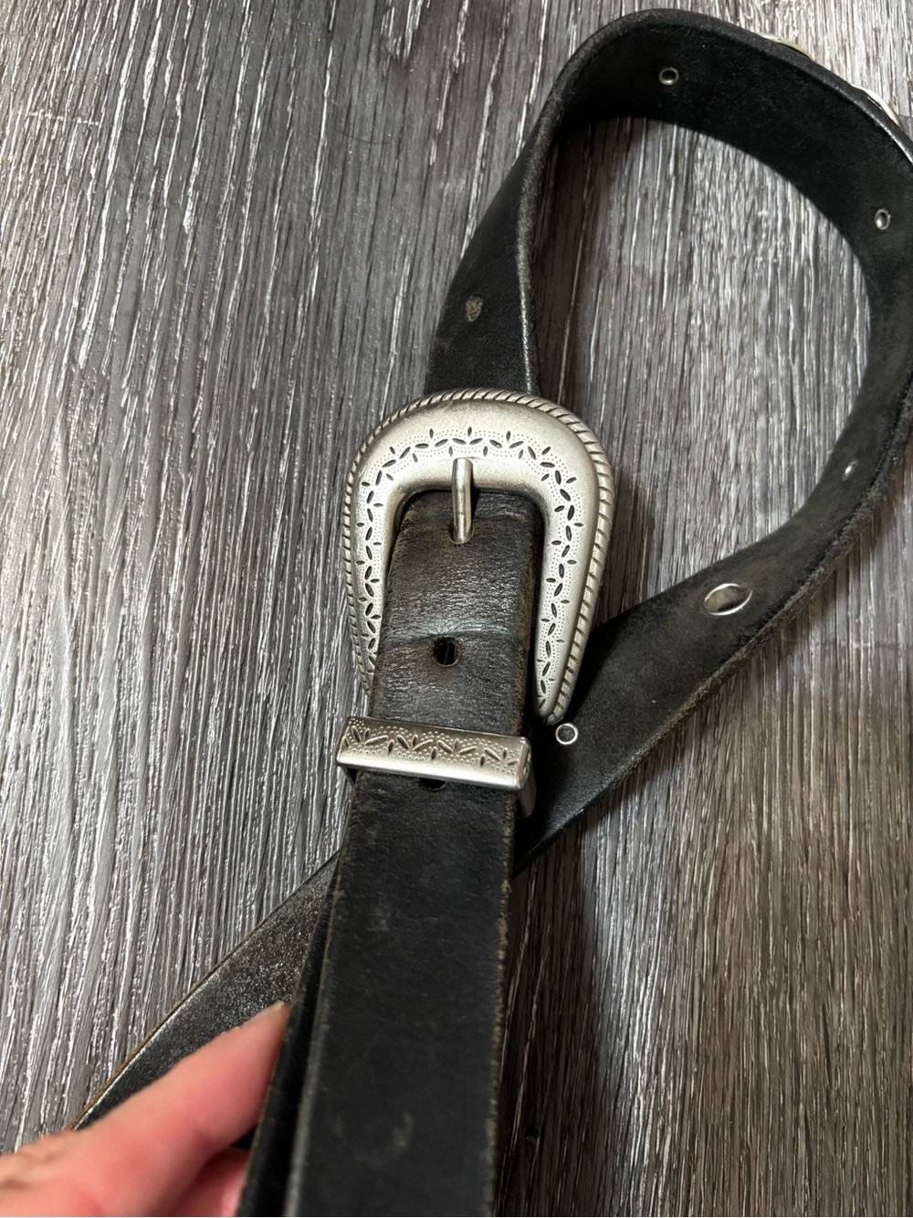 Vintage 100% Genuine Leather Western Belt Black Silver Concho Hardware Size M/L - Picture 4 of 7